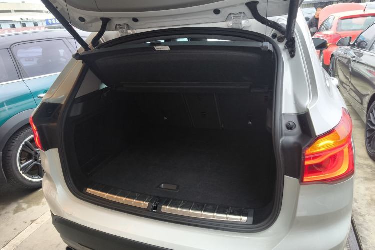 Used BMW X1 2018 sDrive18Li Luxury Model Trunk