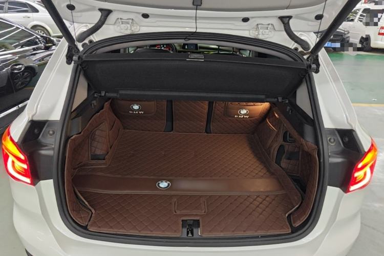 Used BMW X1 2018 xDrive20Li Luxury Edition Trunk