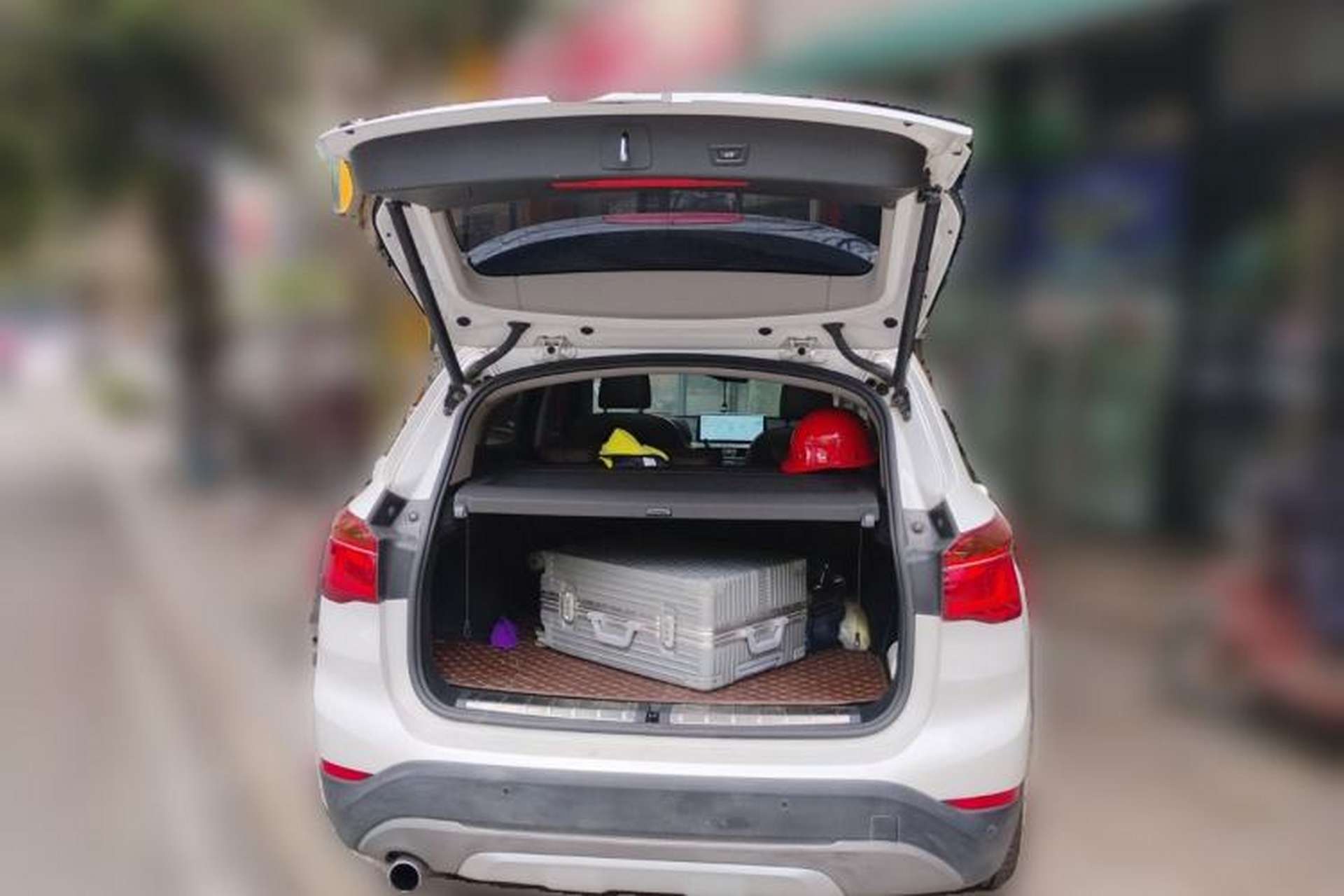 Used BMW X1 2018 sDrive18Li Luxury Model Trunk