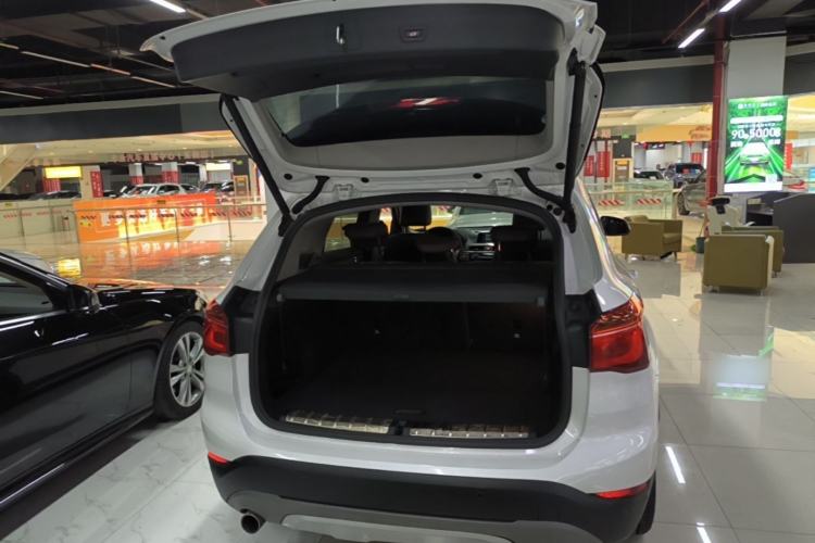 Used BMW X1 2018 xDrive20Li Luxury Edition Trunk