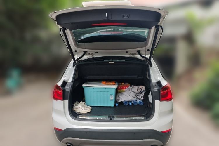 Used BMW X1 2018 sDrive20Li Leading Model Trunk