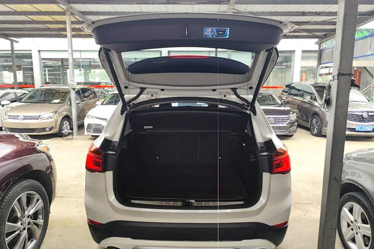 Used BMW X1 2018 sDrive18Li Luxury Model Trunk