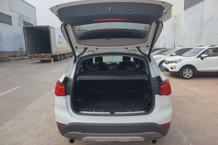 Used BMW X1 2018 xDrive20Li Luxury Edition Trunk