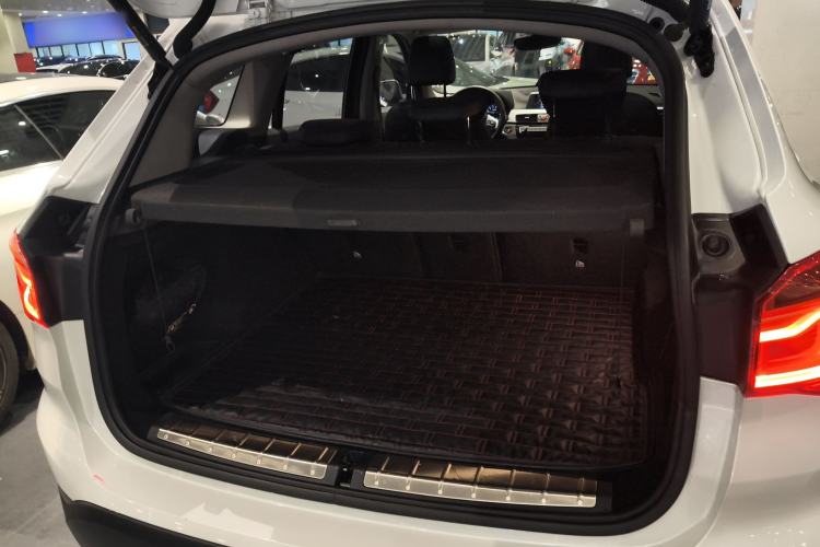 Used BMW X1 2018 sDrive20Li Leading Model Trunk