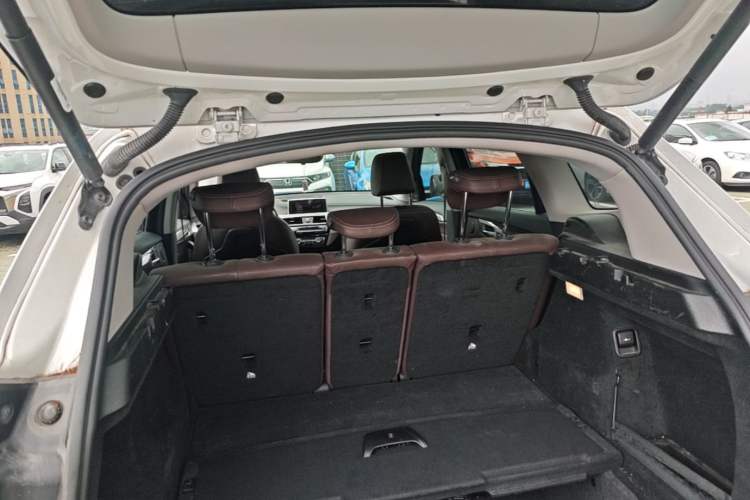 Used BMW X1 2018 xDrive20Li Luxury Model Trunk