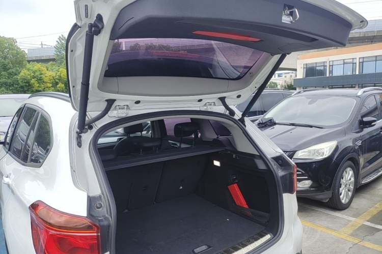 Used BMW X1 2018 sDrive18Li Fashion Model Trunk