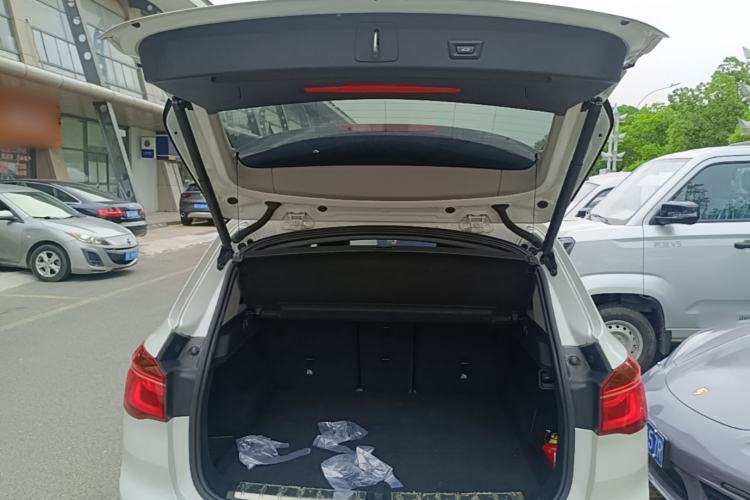 Used BMW X1 2018 sDrive20Li Leading Model Trunk