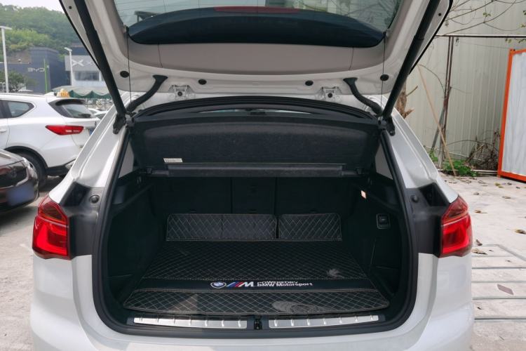 Used BMW X1 2018 sDrive20Li Leading Model Trunk