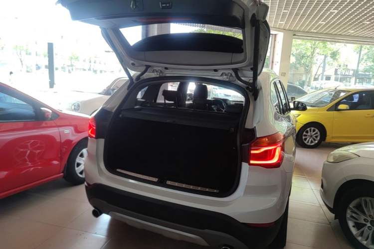 Used BMW X1 2018 xDrive20Li Luxury Model Trunk