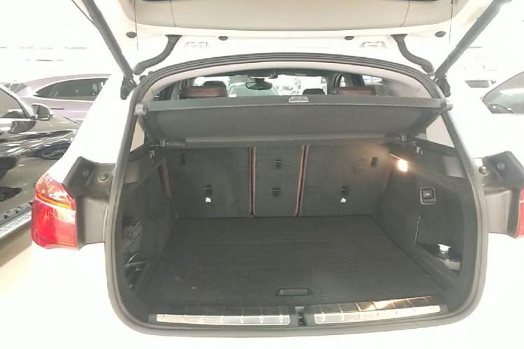 Used BMW X1 2018 sDrive18Li Luxury Model Trunk