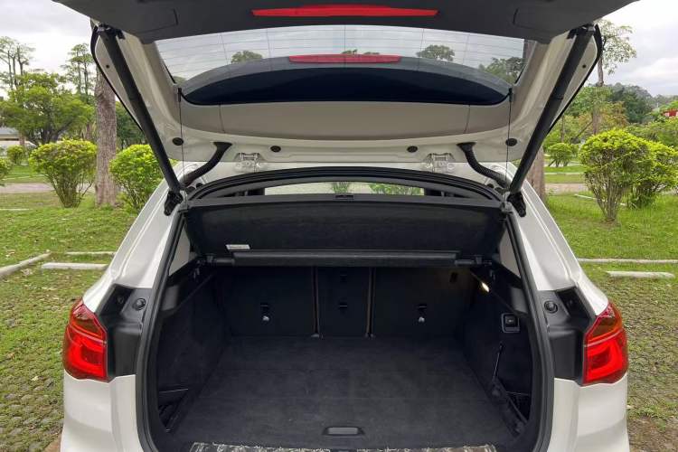 Used BMW X1 2018 sDrive18Li Luxury Model Trunk