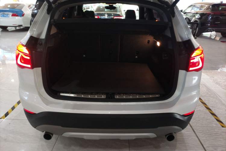 Used BMW X1 2018 xDrive20Li Luxury Edition Trunk