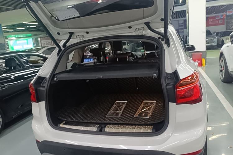 Used BMW X1 2018 xDrive20Li Luxury Edition Trunk