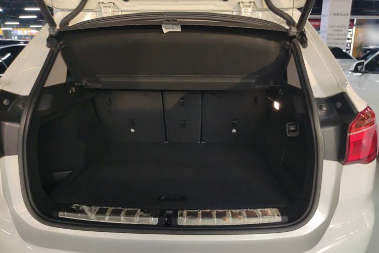 Used BMW X1 2018 sDrive20Li Leading Model Trunk