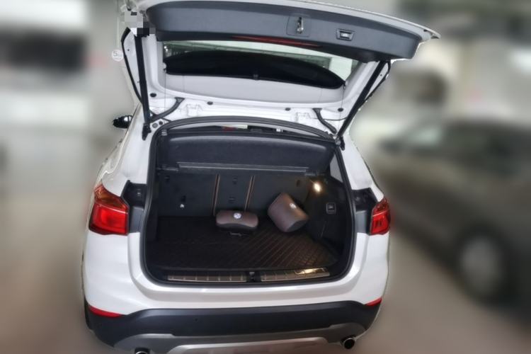 Used BMW X1 2018 xDrive20Li Luxury Edition Trunk