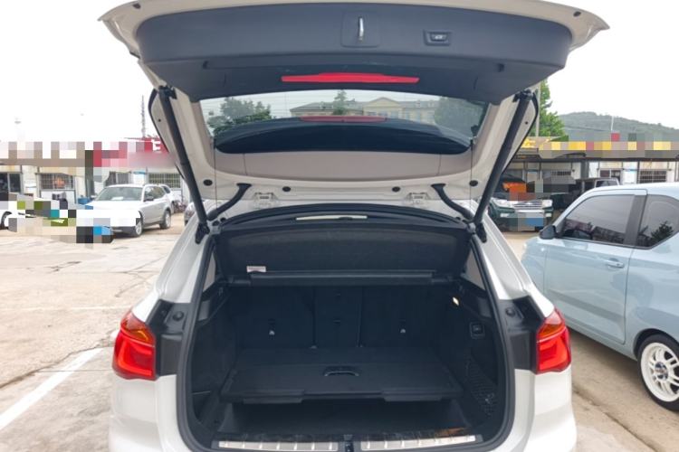 Used BMW X1 2018 sDrive20Li Leading Model Trunk