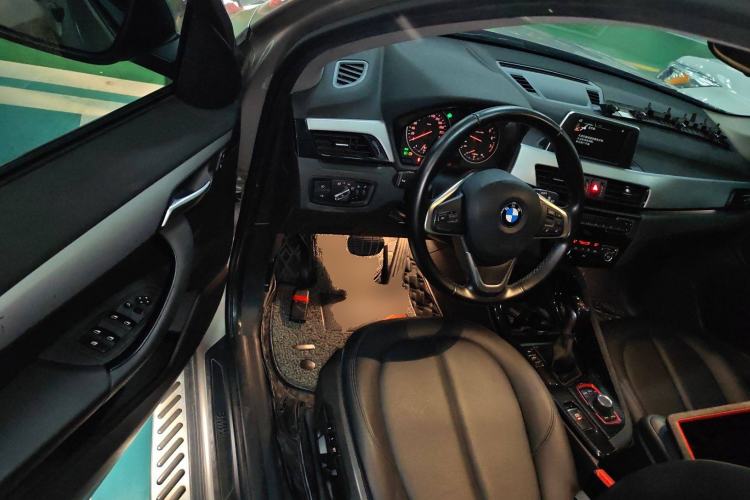 Used BMW X1 2018 sDrive18Li Fashion Model Interior 3