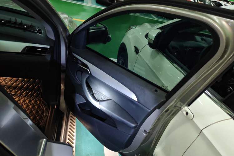 Used BMW X1 2018 sDrive18Li Fashion Model Interior 5