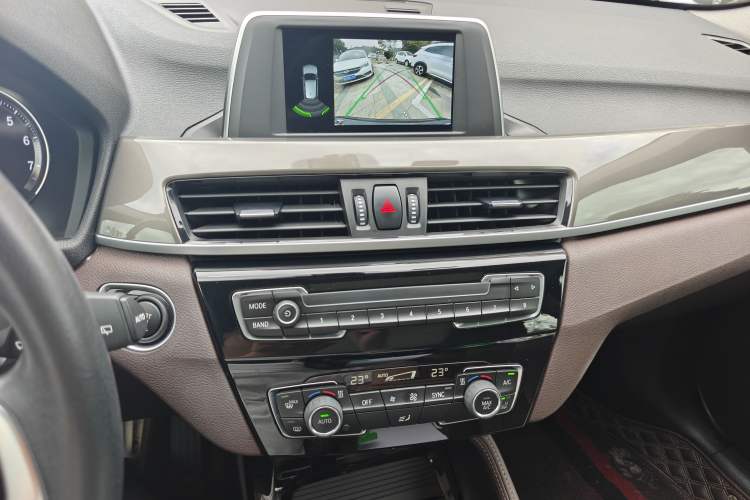 Used BMW X1 2019 sDrive18Li Premium Edition Audio And AC Panel