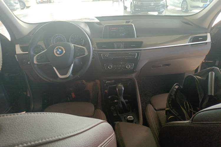 Used BMW X1 2019 sDrive18Li Premium Edition Center Console