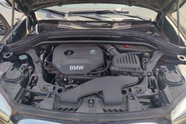 Used BMW X1 2019 sDrive18Li Fashion Model Engine Bay