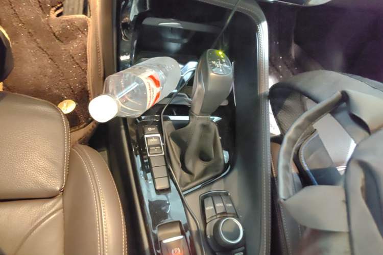 Used BMW X1 2019 sDrive18Li Premium Edition Gear Lever