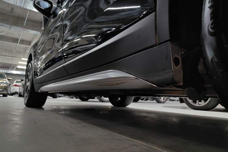 Used BMW X1 2019 sDrive18Li Premium Edition Left Side Sill