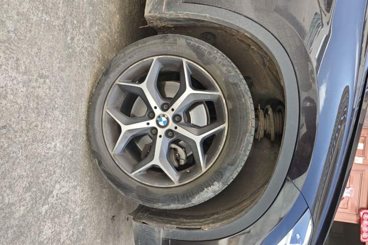 Used BMW X1 2019 xDrive20Li Luxury Model Right Front Wheel Hub