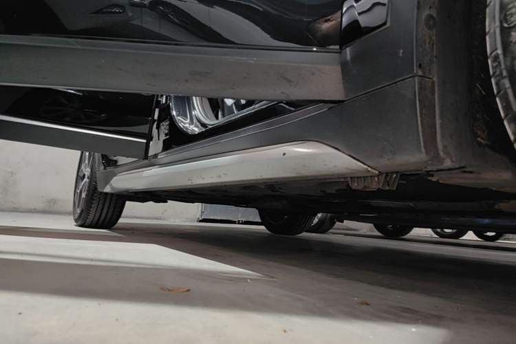 Used BMW X1 2019 sDrive18Li Premium Edition Right Side Sill