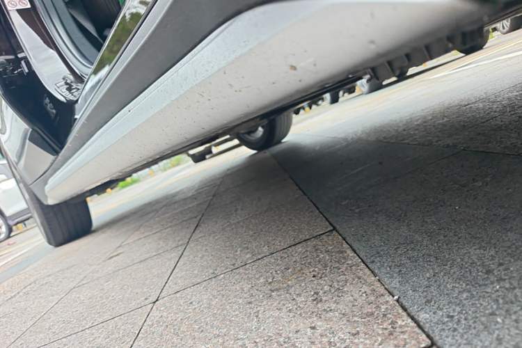 Used BMW X1 2019 sDrive18Li Premium Edition Right Side Sill
