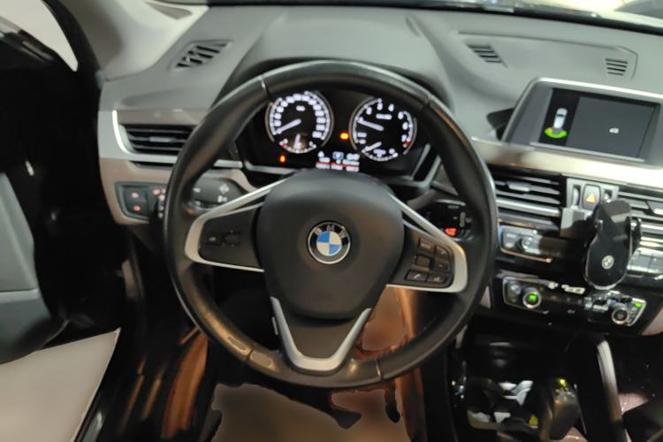 Used BMW X1 2019 sDrive18Li Premium Edition Steering Wheel