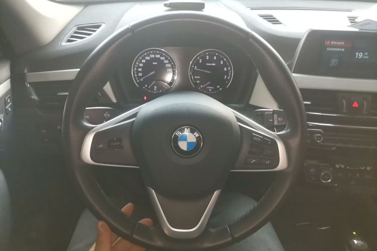 Used BMW X1 2019 sDrive20Li Leading Model Steering Wheel