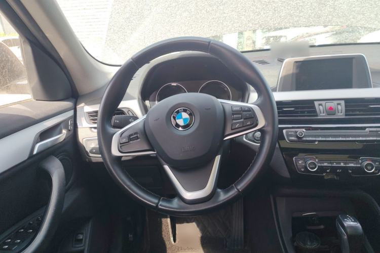 Used BMW X1 2019 sDrive18Li Fashion Model Steering Wheel