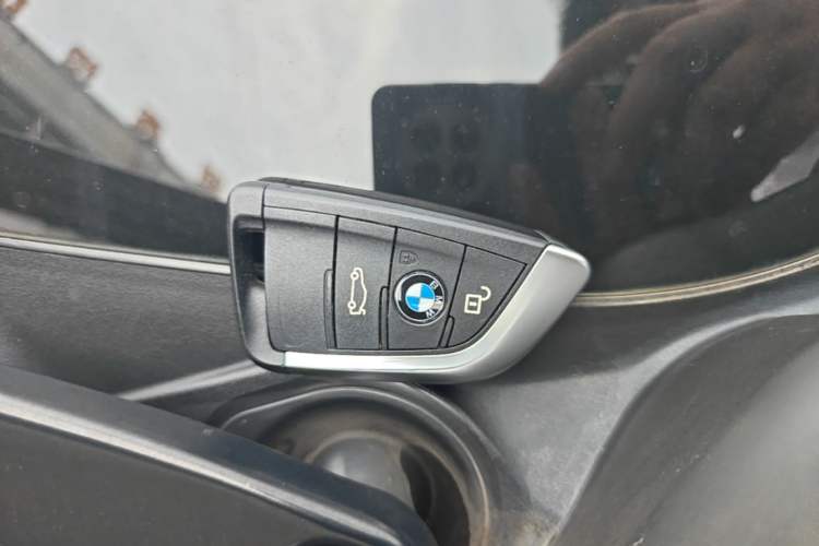 Used BMW X1 2019 sDrive18Li Premium Edition Vehicle Key