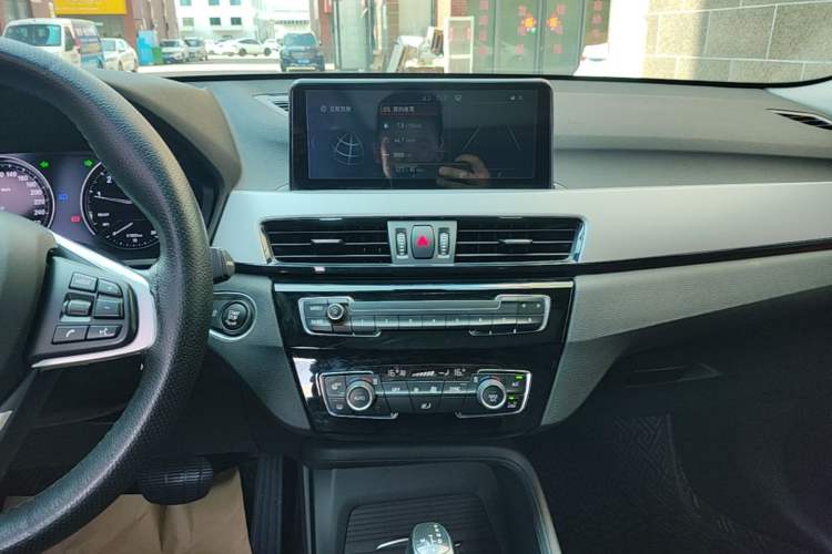 Used BMW X1 2019 sDrive20Li Leading Model Audio And AC Panel