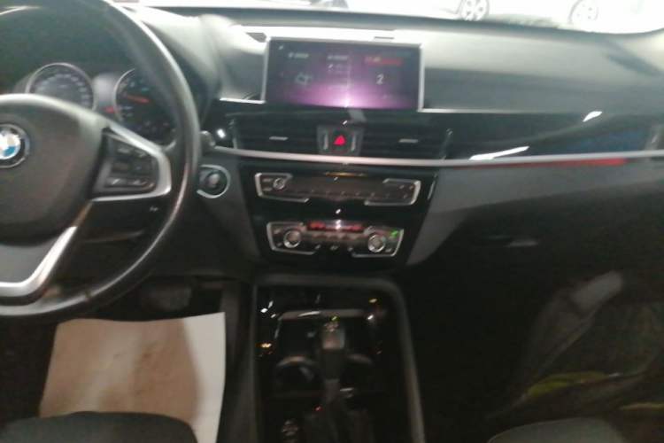 Used BMW X1 2019 xDrive20Li Luxury Edition Audio And AC Panel