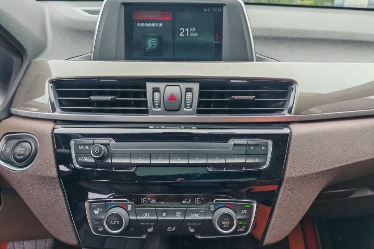 Used BMW X1 2019 sDrive18Li Premium Edition Audio And AC Panel
