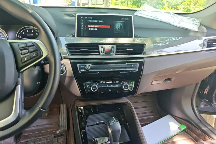 Used BMW X1 2019 xDrive20Li Luxury Model Audio And AC Panel