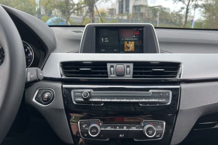 Used BMW X1 2019 sDrive18Li Fashion Model Audio And AC Panel