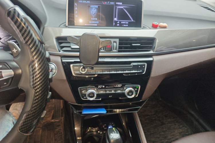 Used BMW X1 2019 sDrive18Li Premium Edition Audio And AC Panel