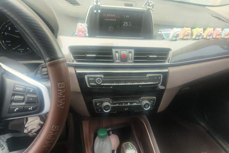 Used BMW X1 2019 sDrive18Li Premium Edition Audio And AC Panel