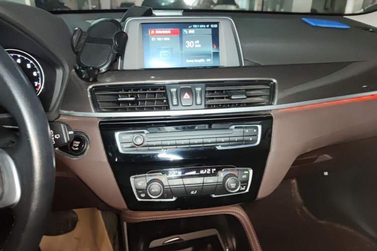 Used BMW X1 2019 sDrive18Li Premium Edition Audio And AC Panel