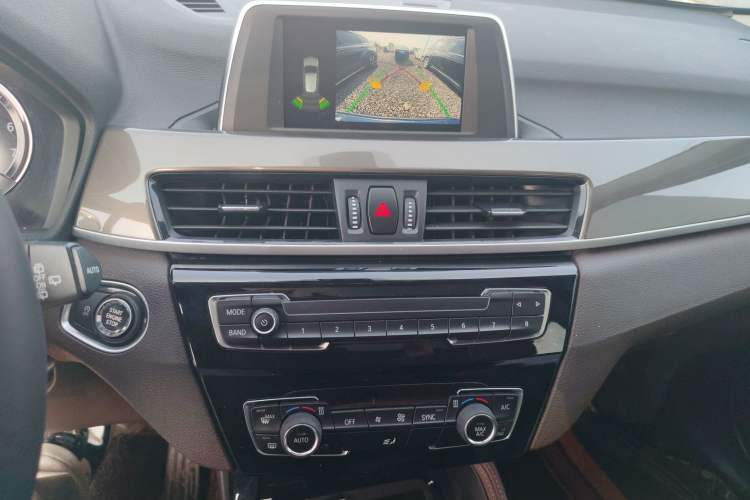 Used BMW X1 2019 sDrive18Li Premium Edition Audio And AC Panel