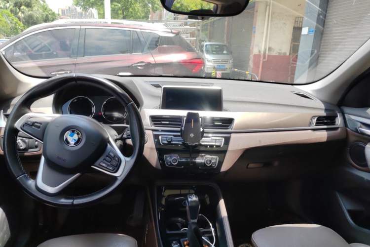 Used BMW X1 2019 xDrive20Li Luxury Model Center Console