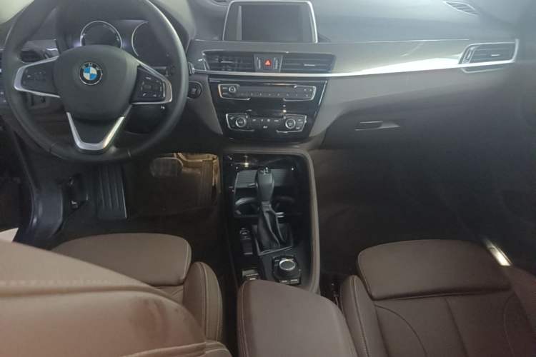 Used BMW X1 2019 sDrive18Li Premium Edition Center Console