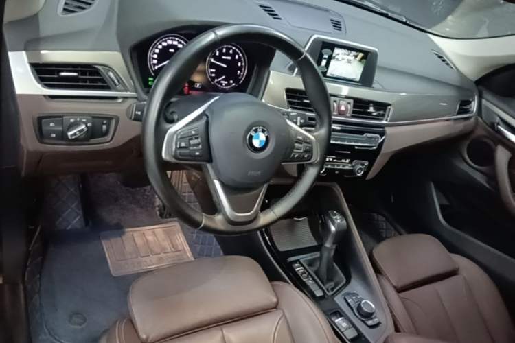 Used BMW X1 2019 sDrive18Li Premium Edition Center Console