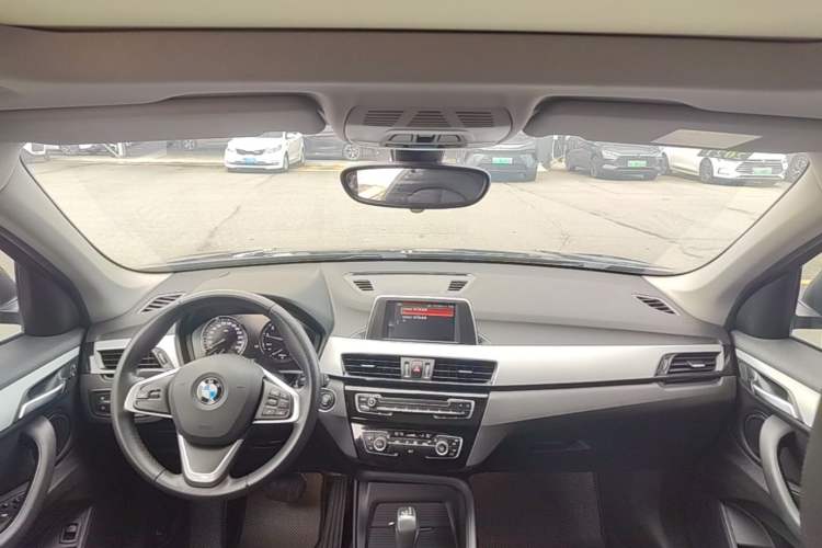 Used BMW X1 2019 sDrive20Li Leading Model Center Console