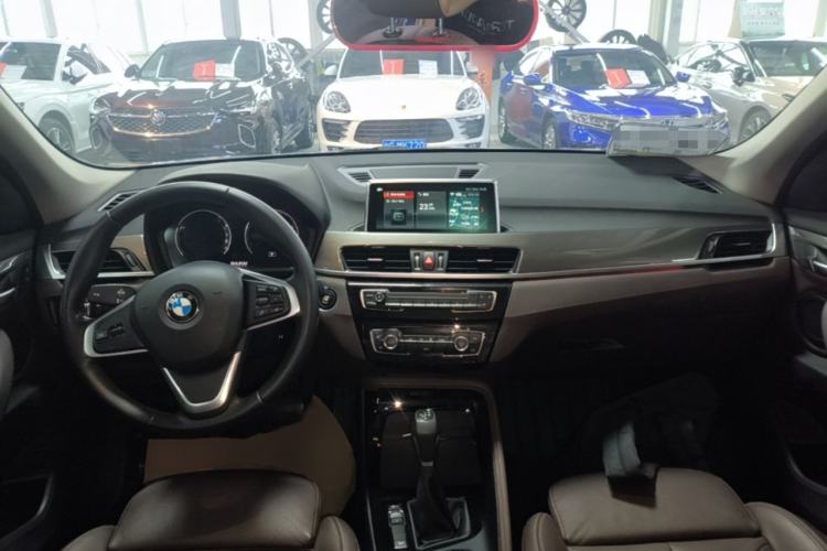 Used BMW X1 2019 xDrive20Li Luxury Model Center Console