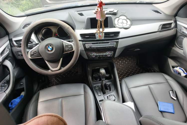 Used BMW X1 2019 sDrive20Li Leading Model Center Console