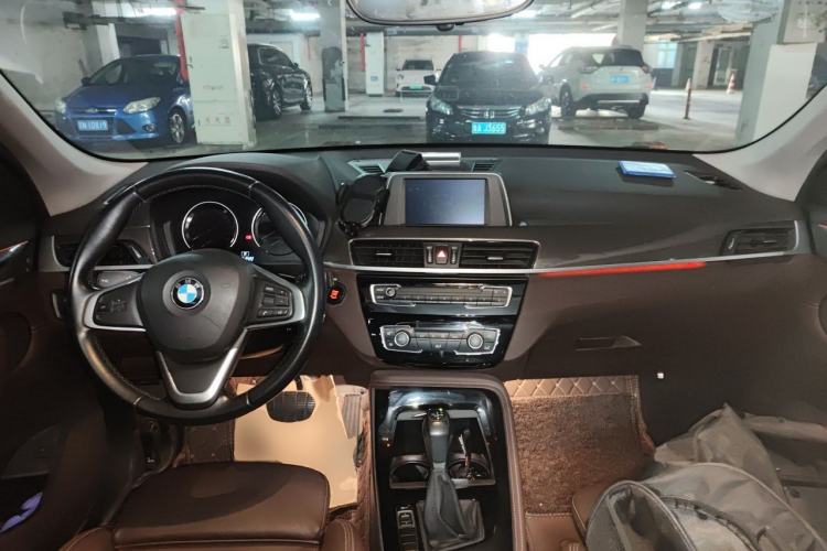 Used BMW X1 2019 sDrive18Li Premium Edition Center Console